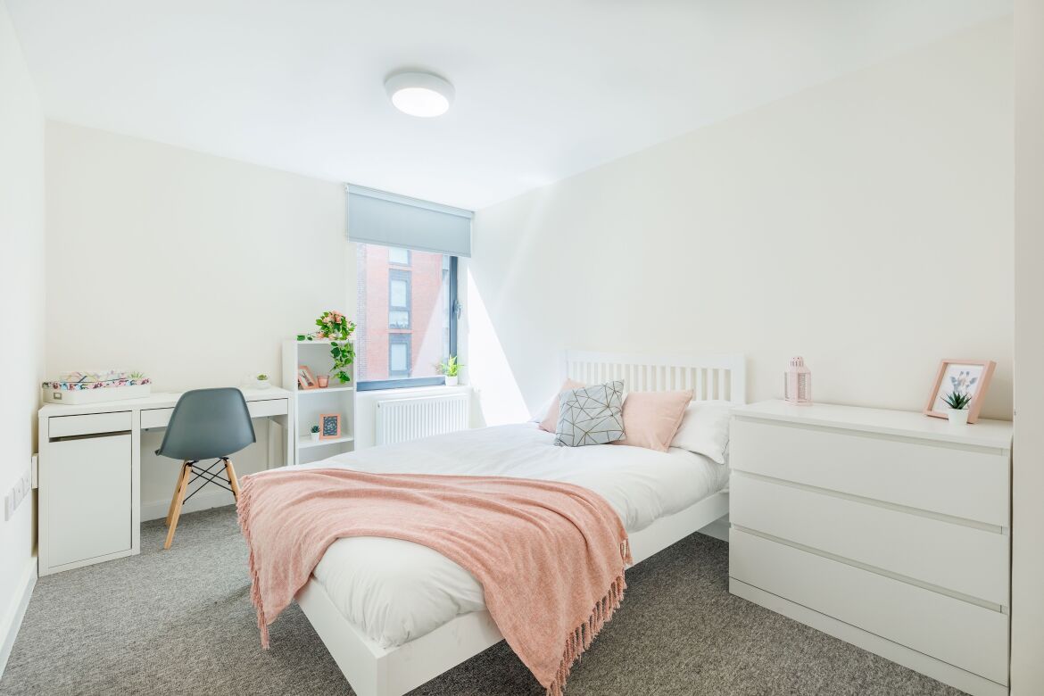 11 Anglo Works - 4 Bed Apartment Image 6